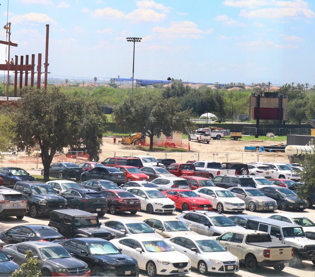 A full parking lot on campus